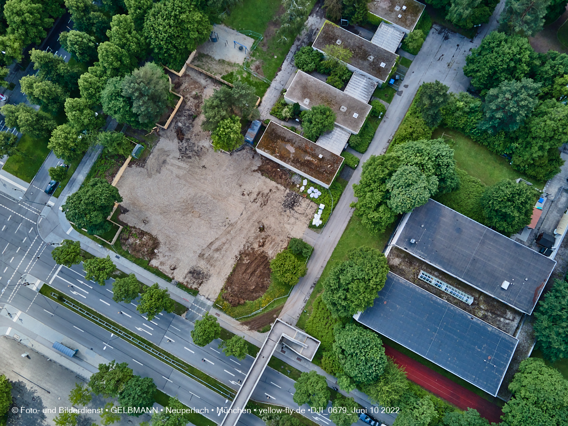 10.06.2022 - Luftbilder von der Baustelle Haus für Kinder in Neuperlach